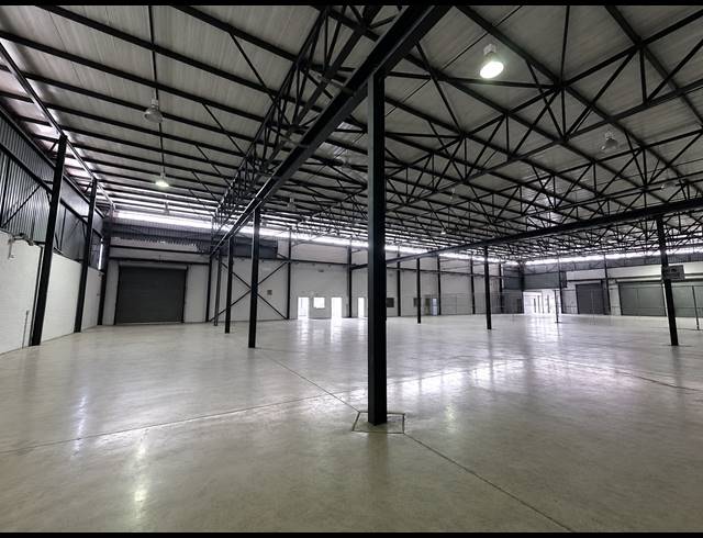 2,348M² WAREHOUSE TO LET IN LONGMEADOW